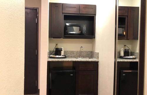 Coldwater Hotel | Best Western Plus Coldwater Hotel