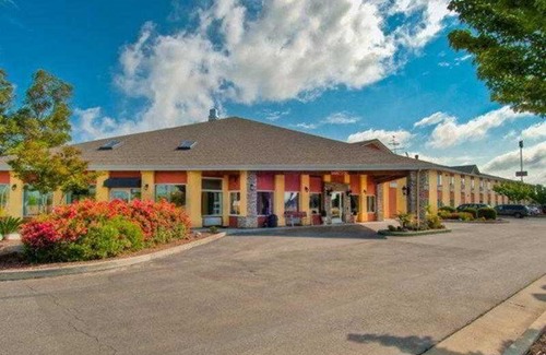 Corning Hotel | Best Western Plus Corning Inn