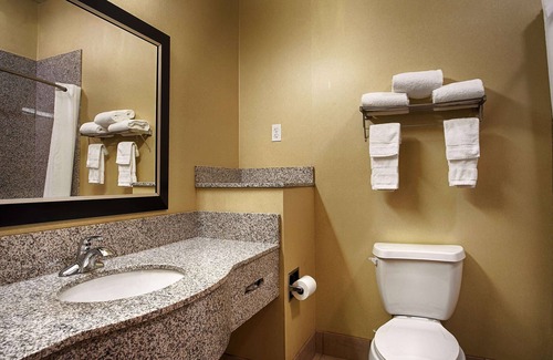 Mansfield Hotel | Best Western Plus Desoto Inn & Suites