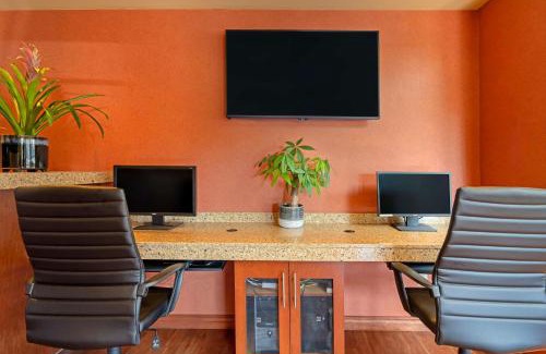 Sidney Hotel | Best Western Plus Emerald Isle Hotel