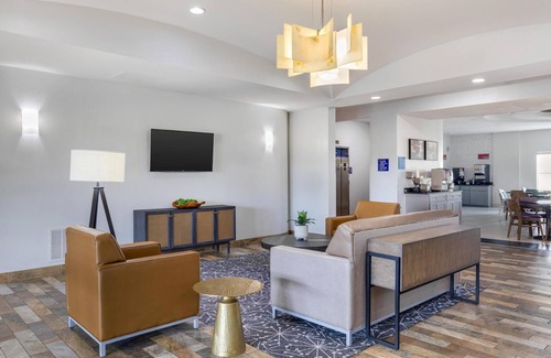 Forest Hill Hotel | Best Western Plus Fort Worth Forest Hill Inn & Suites