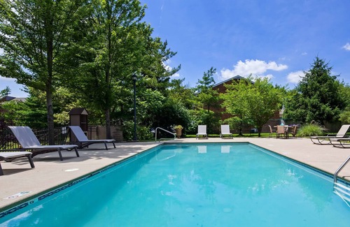 Kenwood Hotel | Best Western Plus Hannaford Inn & Suites