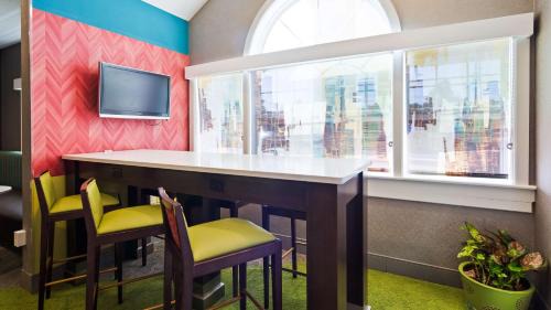 Enola Hotel | Best Western Plus Harrisburg Mechanicsburg