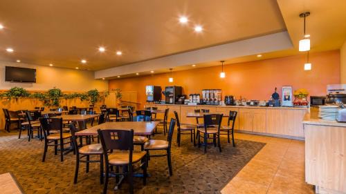 Sutherlin Hotel | BEST WESTERN PLUS Hartford Lodge
