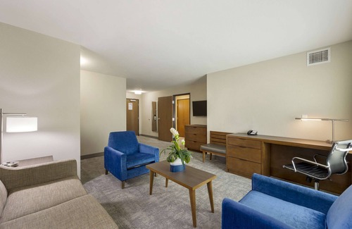 Midway Hotel | Best Western Plus Henderson Hotel