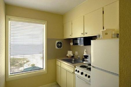 Cottage Line Hotel | Best Western Plus Holiday Sands Inn & Suites