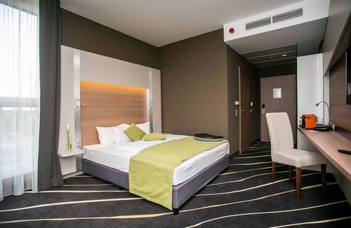Szekesfehervar Hotel | Best Western Plus Lakeside Hotel