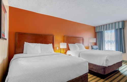 Roanoke Hotel | Best Western Plus Inn at Valley View