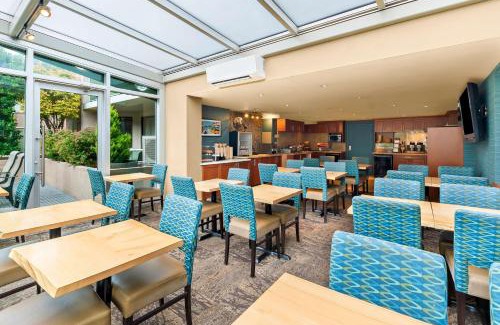 Inner Harbour Hotel | Best Western PLUS Inner Harbour Hotel