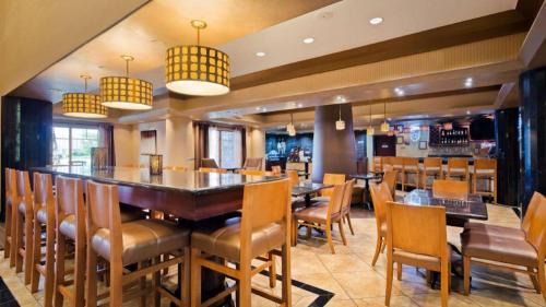 I-435 West KC-KS Hotel | Best Western Plus KC Speedway Inn & Suites