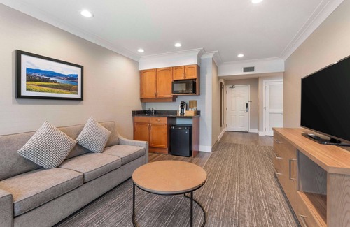 Dilworth Mountain Estates Hotel | Best Western Plus Kelowna Hotel & Suites
