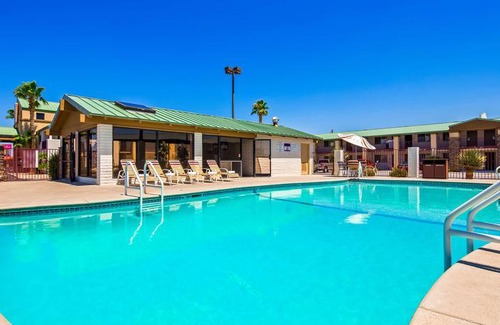 Kingman Hotel | BEST WESTERN Plus Kings Inn & Suites