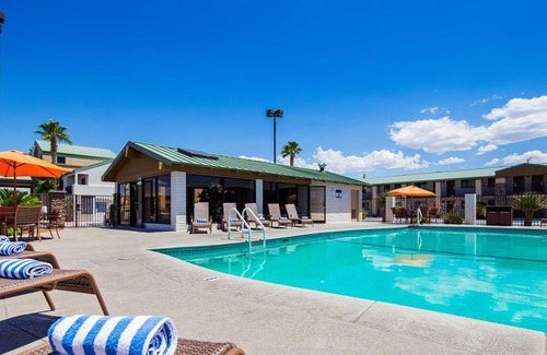 Kingman Hotel | BEST WESTERN Plus Kings Inn & Suites
