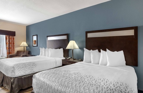 Lake Jackson Hotel | Best Western Plus Lake Jackson Inn & Suites