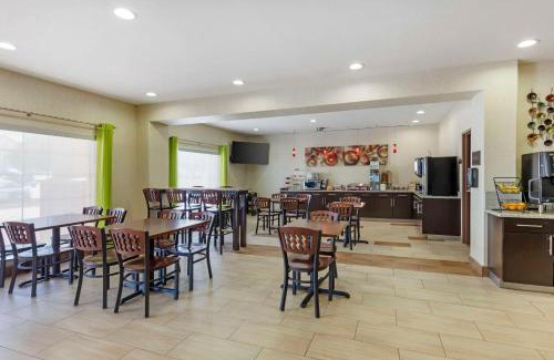 Lake Worth Hotel | Best Western Plus Lake Worth Inn & Suites