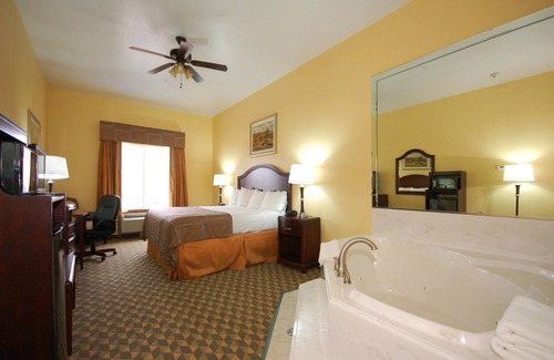 Manvel Hotel | Best Western Plus Manvel Inn & Suites