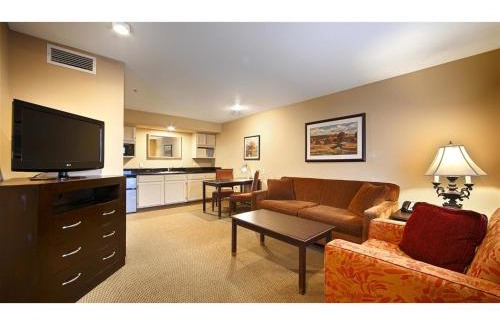 Orange Hotel | Best Western Plus Meridian Inn & Suites, Anaheim-Orange