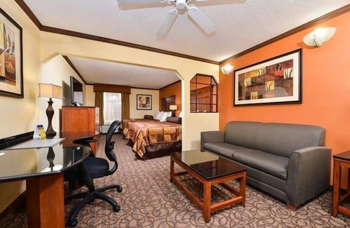 Salina Hotel | Best Western Plus Midwest Inn & Suites