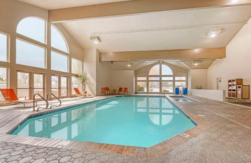 Southeast Salem Hotel | Best Western Plus Mill Creek Inn