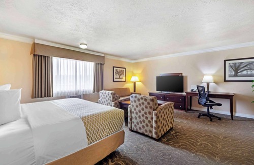 High Level Hotel | Best Western Plus Mirage Hotel & Resort
