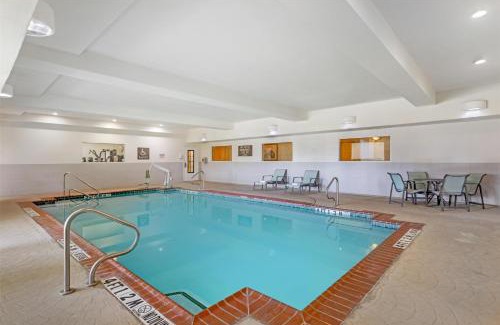 Greenville Hotel | Best Western Plus Monica Royale Inn & Suites