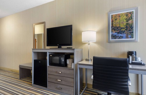 Berlin Hotel | Best Western Plus New England Inn & Suites