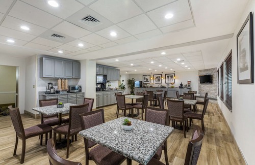 Berlin Hotel | Best Western Plus New England Inn & Suites