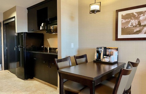 Okotoks Hotel | Best Western Plus Okotoks Inn & Suites