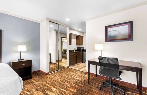 Wilsonville Hotel | Best Western Plus Parkway Inn
