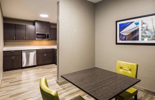 Pasadena Hotel | Best Western Plus Pasadena Inn and Suites
