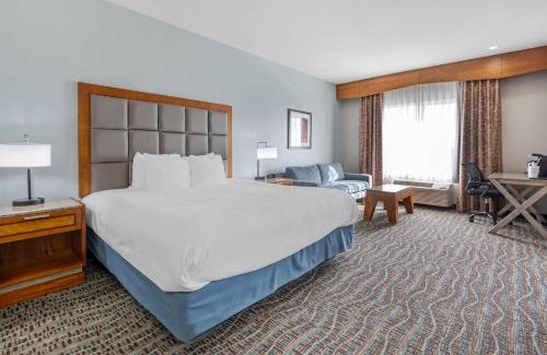 Omak Hotel | Best Western PLUS Peppertree Inn at Omak
