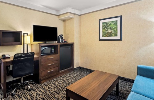 Pitt Meadows Hotel | Best Western Plus Pitt Meadows Inn & Suites