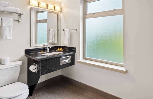 Pitt Meadows Hotel | Best Western Plus Pitt Meadows Inn & Suites