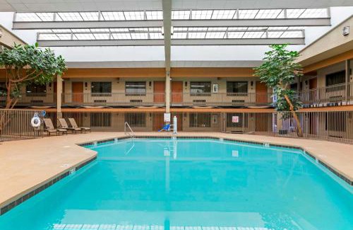 Raton Hotel | Best Western Plus Raton Hotel