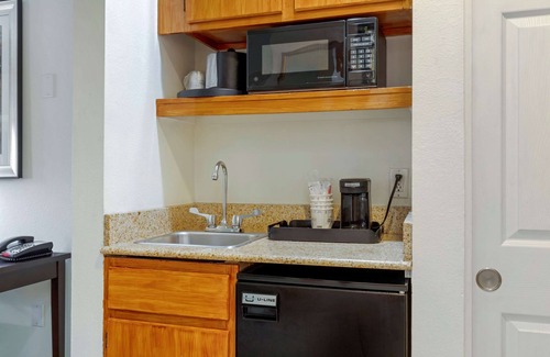 Rockwall Hotel | Best Western Plus Rockwall Inn & Suites