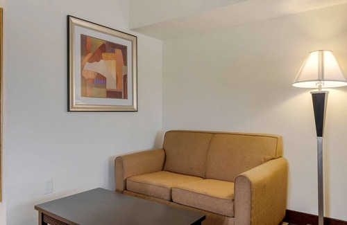 Rockwall Hotel | Best Western Plus Rockwall Inn & Suites