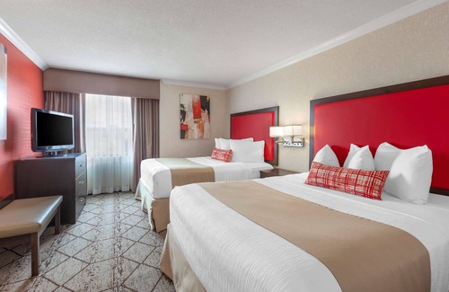 Welland Hotel | Best Western Plus Rose City Suites