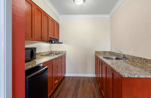 Welland Hotel | Best Western Plus Rose City Suites