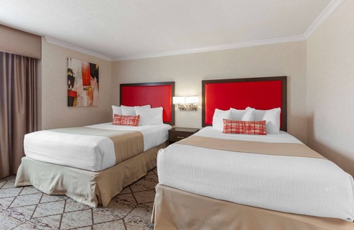 Welland Hotel | Best Western Plus Rose City Suites