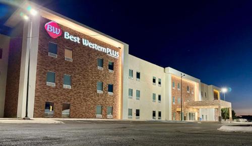 Chihuahua Hotel | Best Western Plus Sacramento