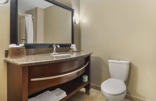 Denison Hotel | Best Western Plus Texoma Hotel & Suites