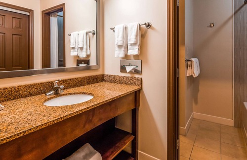 Red Oaks Mill Hotel | Best Western Plus The Inn & Suites At The Falls