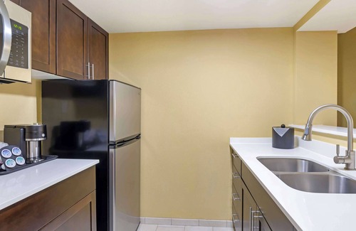 Thornburg Hotel | Best Western Plus Thornburg Inn & Suites