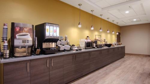 Wellborn Hotel | Best Western Plus College Station Inn & Suites
