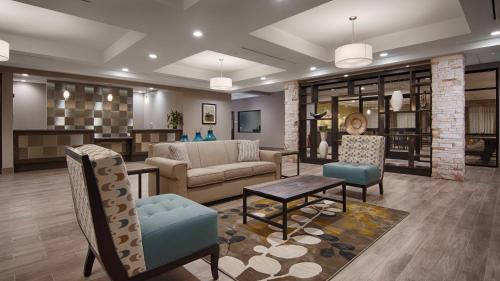 Wellborn Hotel | Best Western Plus College Station Inn & Suites