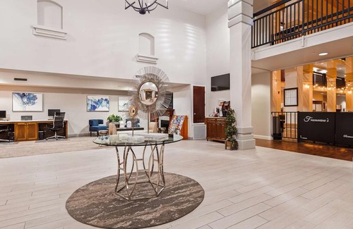 Patterson Hotel | Best Western Plus Villa Del Lago Inn