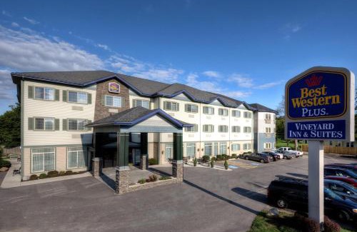 Penn Yan Hotel | Best Western PLUS Vineyard Inn and Suites