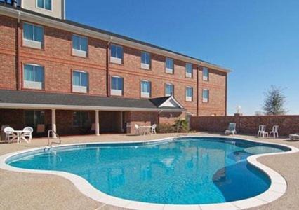 Waxahachie Hotel | Best Western Plus Waxahachie Inn & Suites