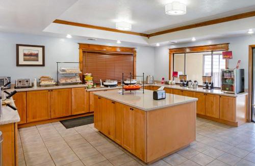Logan Hotel | Best Western Plus Weston Inn