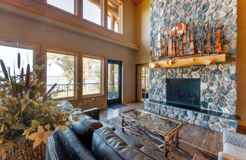 Detroit Lakes Hotel | Best Western Premier The Lodge on Lake Detroit